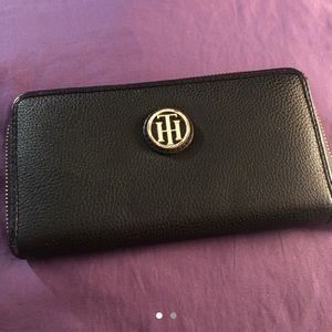 Tommy Hilfiger Black Leather Wallet